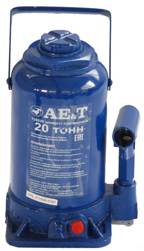 Домкрат бутылочный T20220 AE&T 20т